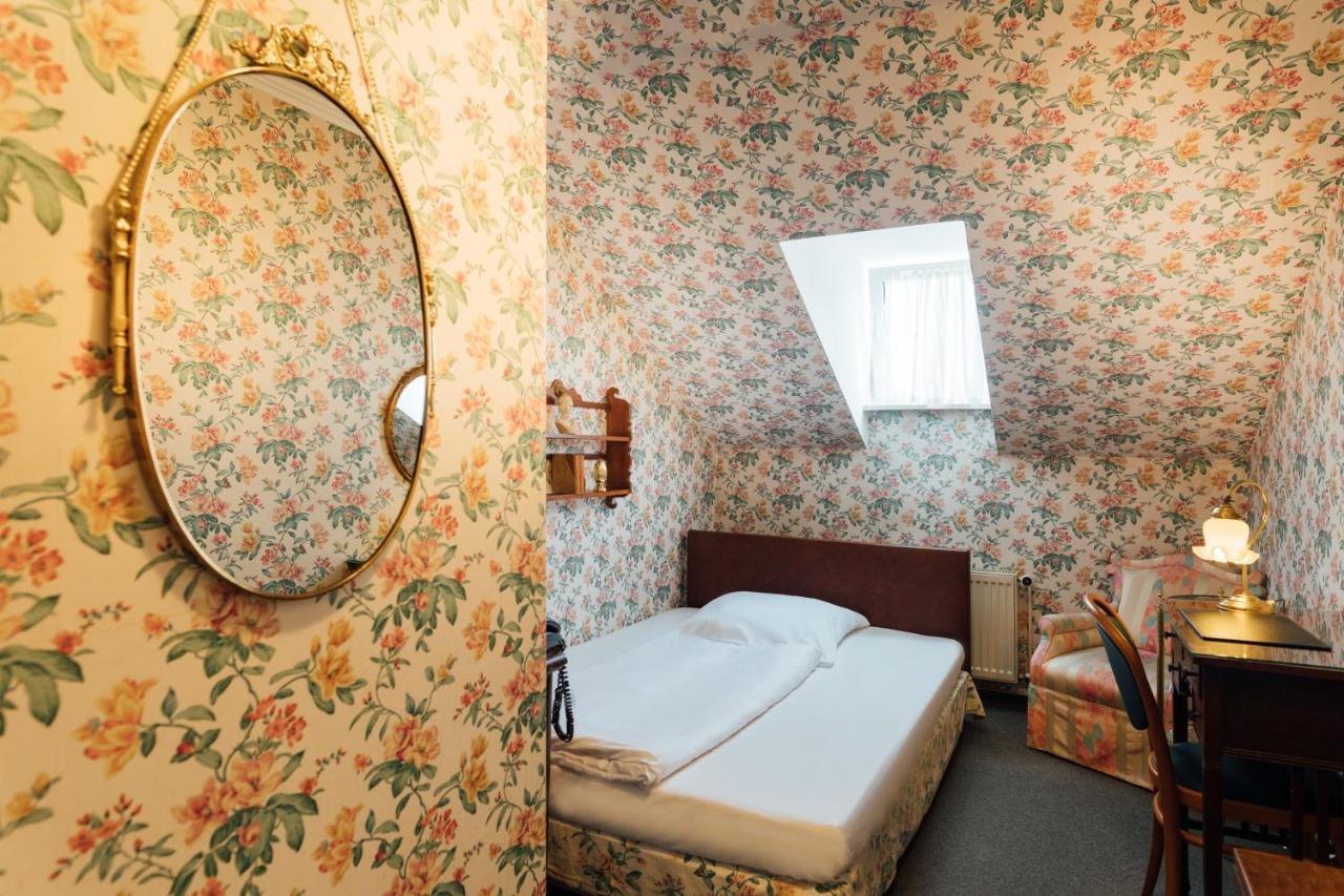 Das Kleine Hotel In Ruhiger Stadtlage Wiesbaden Dış mekan fotoğraf